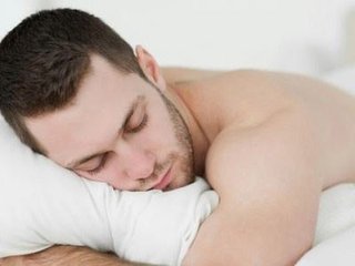 男人夏季裸睡是导致生殖感染的一个重要因素