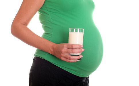 孕期需要喝奶粉吗？好处和注意事项有哪些